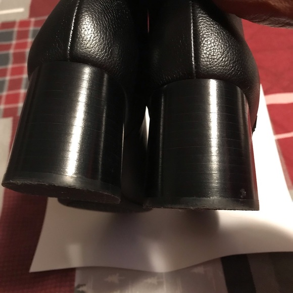 Michael Kors Alane Flex Bootie Leather. - Picture 10 of 11